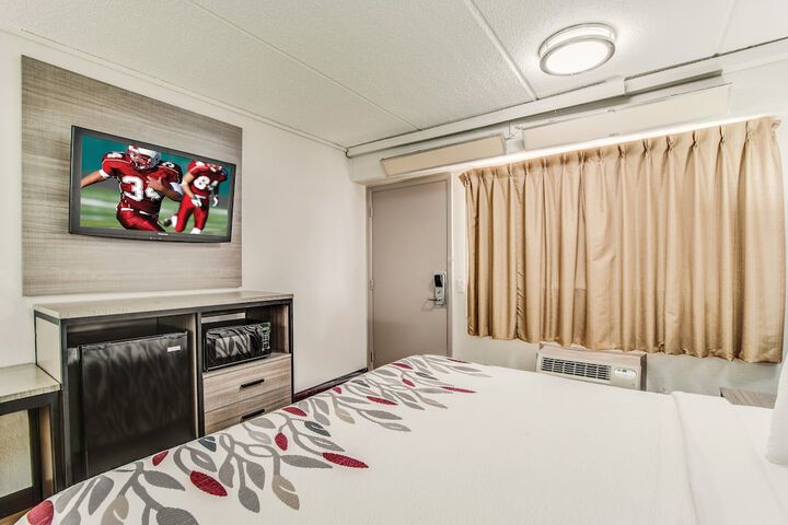 1 King Bed (16 of 20)
