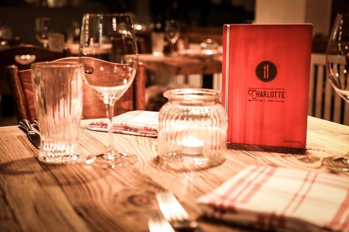 Dining 77 of 102