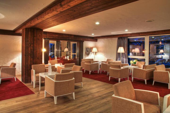 Guest Lobby