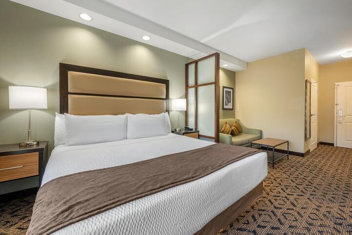 Room 9 of 30