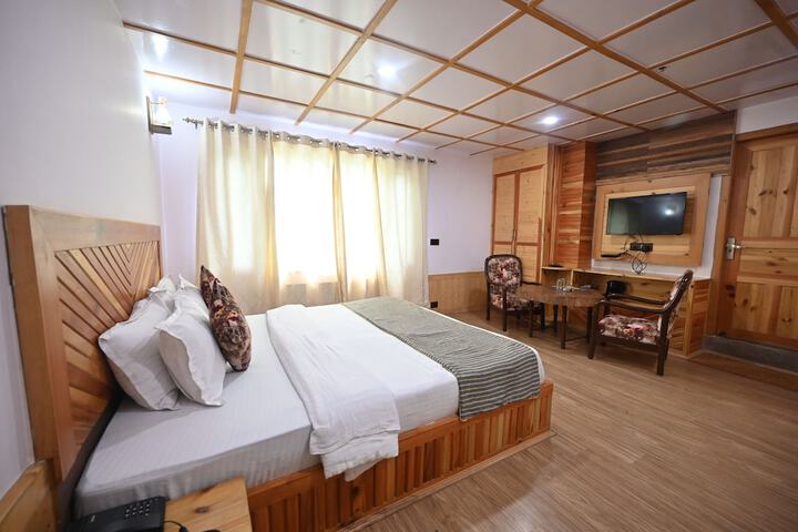 Room 3 of 39