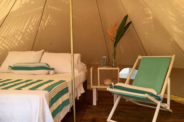 Room 13 of 22