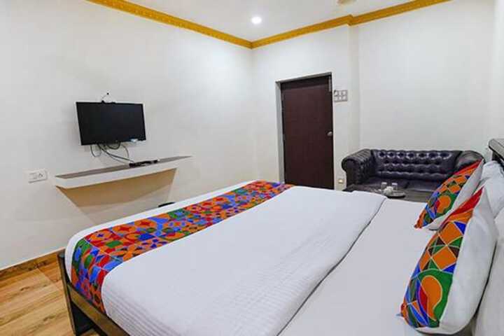 Room 20 of 33