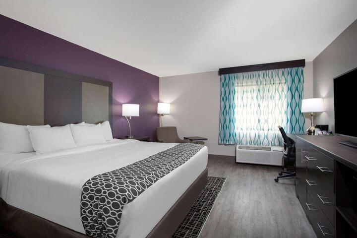 1 King Bed (12 of 12)