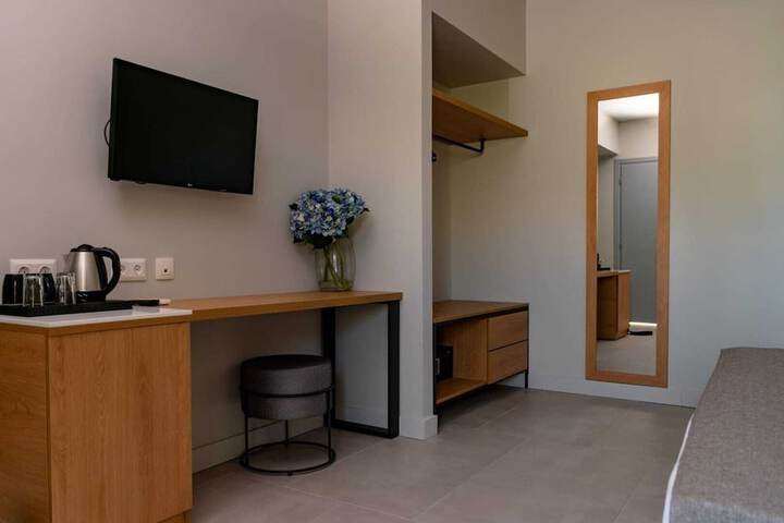 Room 30 of 65