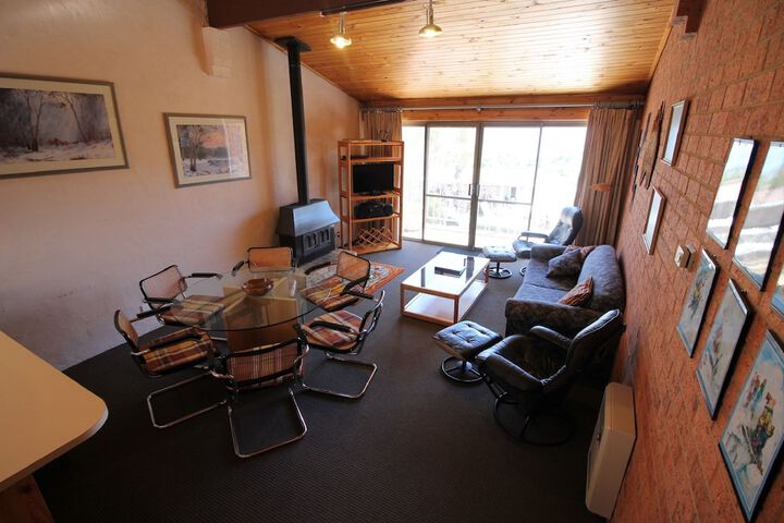 Room 7 of 12
