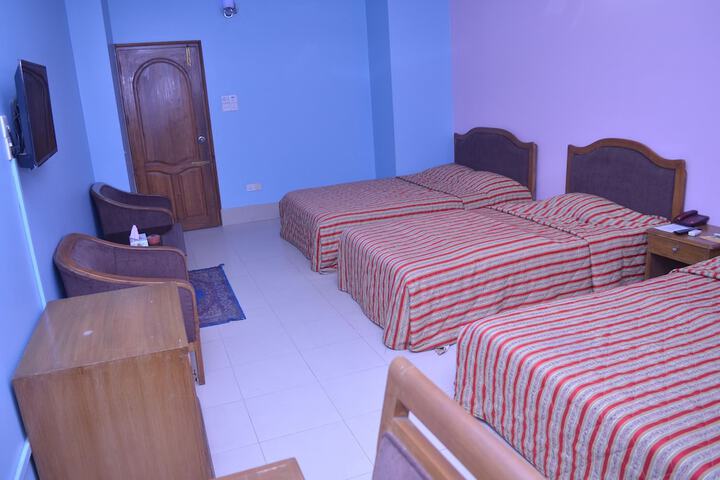 Room 9 of 38