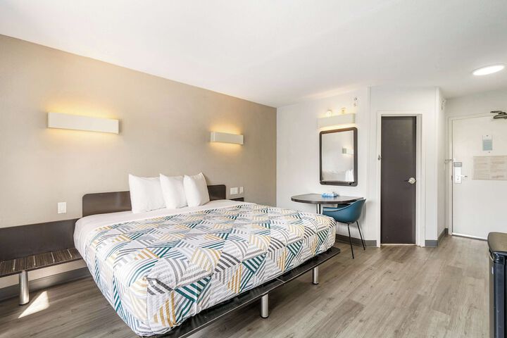 Room 5 of 30