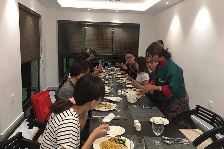 Dining 10 of 18