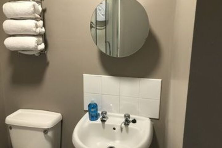 Room 2 of 16