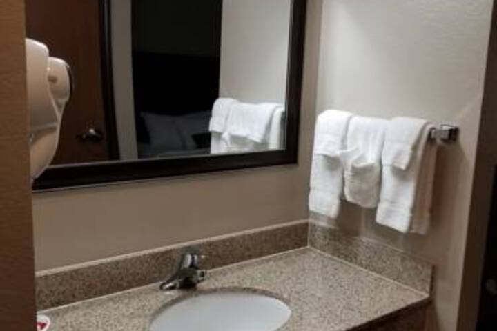 Room 1 of 3