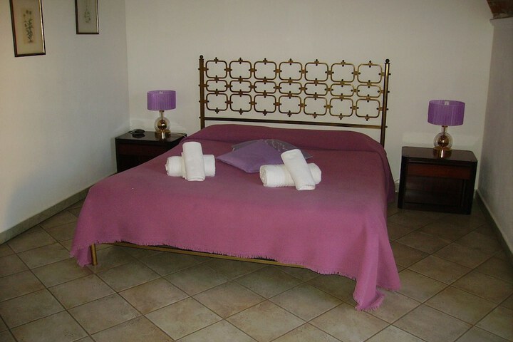 Room 12 of 33