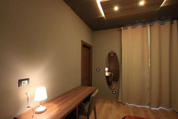 Room 6 of 36
