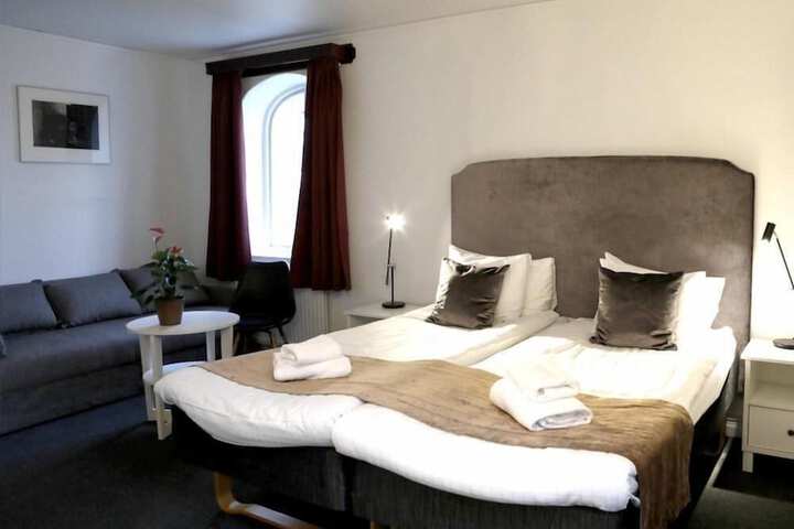 Room 5 of 57