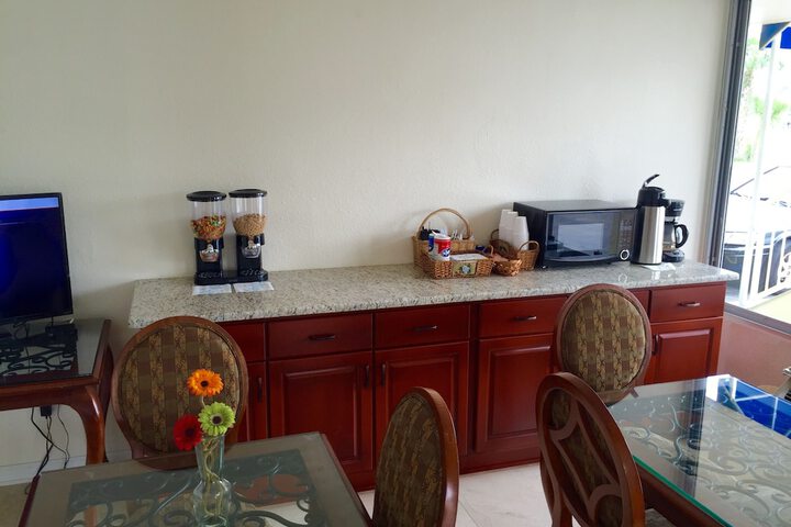 Breakfast area