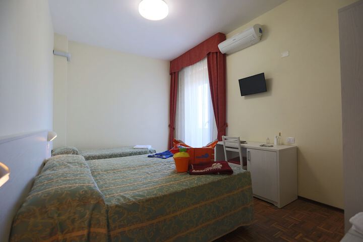 Room 7 of 43