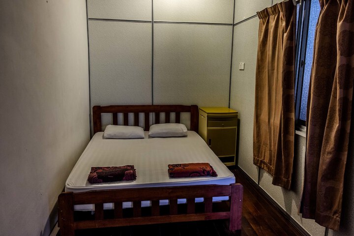Room 16 of 132