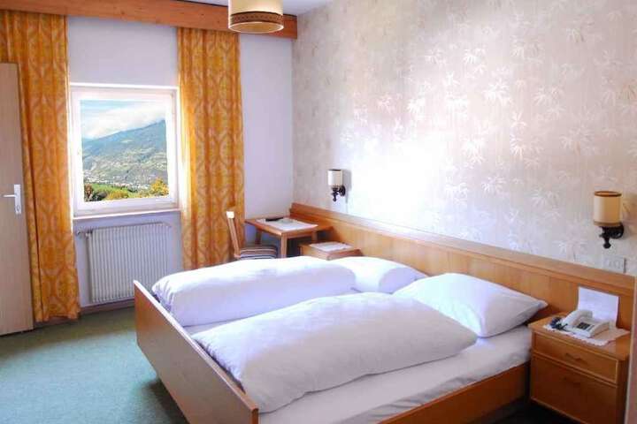 Room 3 of 21