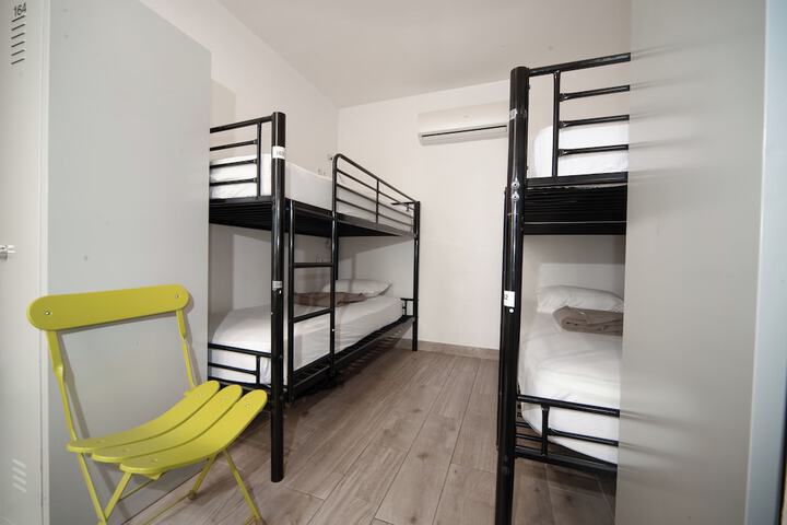 Room 11 of 28