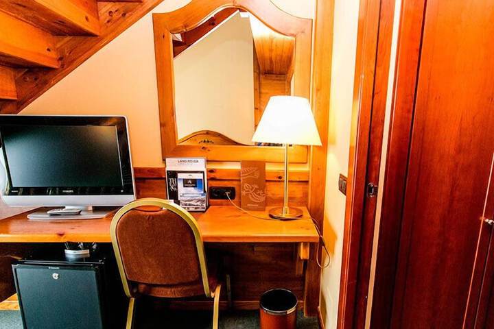 Room 33 of 137