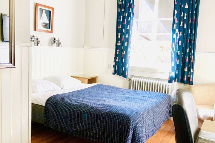 Room 12 of 44