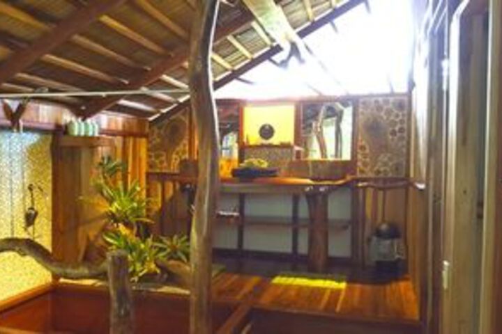 Room 8 of 38