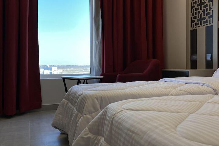 Room 9 of 18