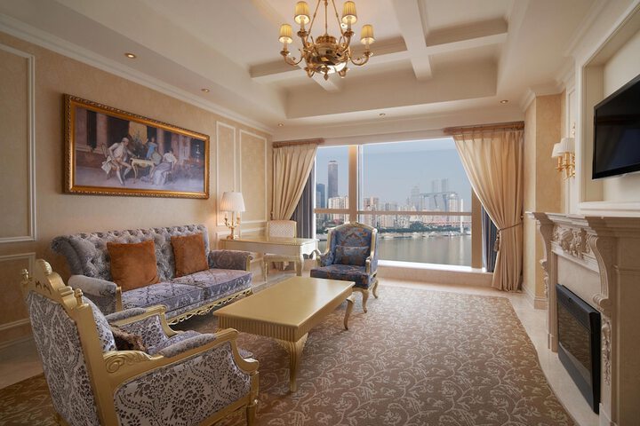 Room 50 of 87