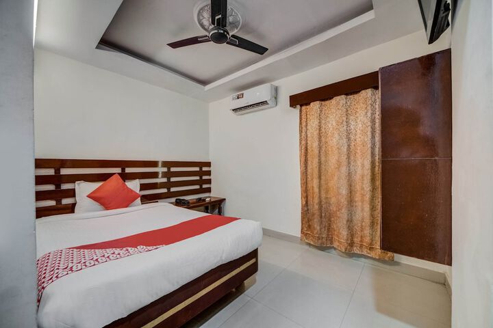Room 10 of 27