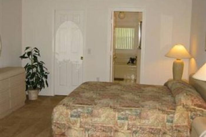Room 9 of 24