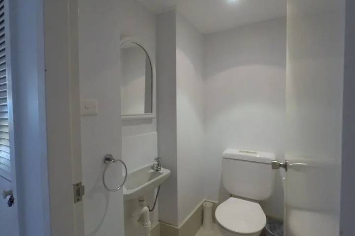 Room 8 of 13