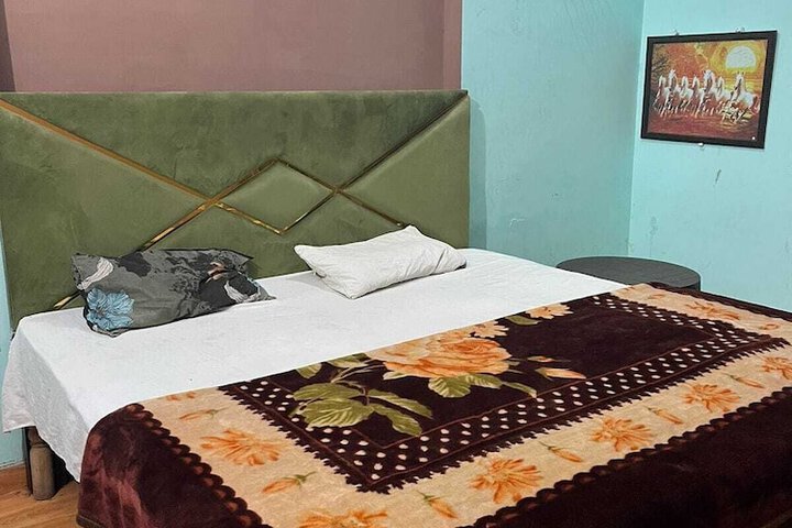 Room 3 of 13