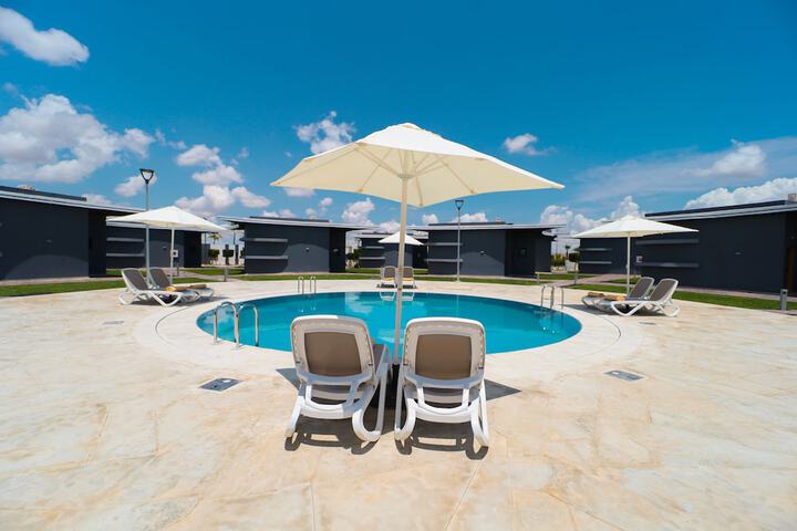 Pool 13 of 24