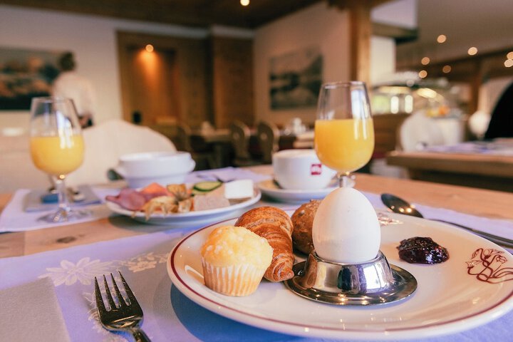 Breakfast/Coffee Service 23 of 39