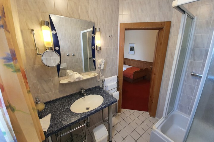 Room 22 of 67