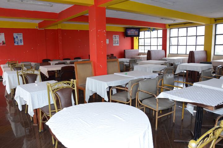 Dining 3 of 16