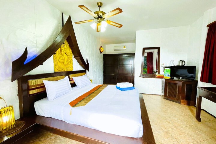Room 4 of 75