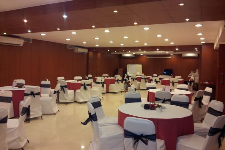 Ballroom/Hall 21 of 26