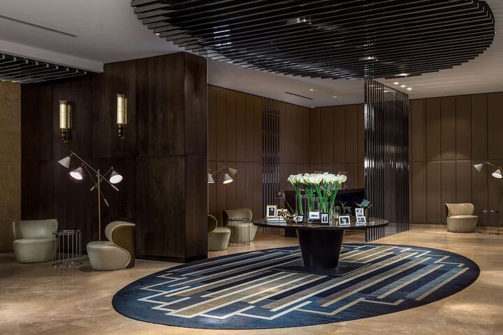 Entrance & Lobby