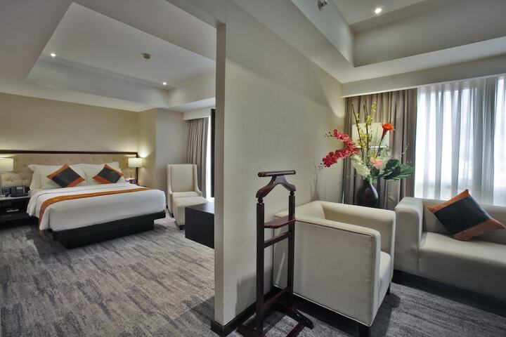 Room 10 of 84