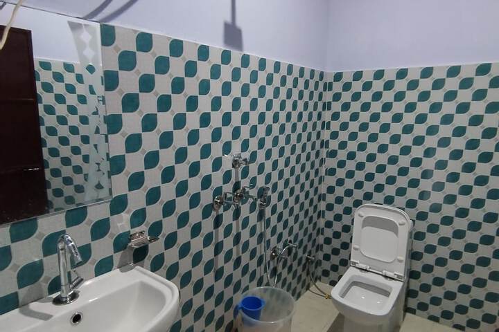 Room 12 of 31