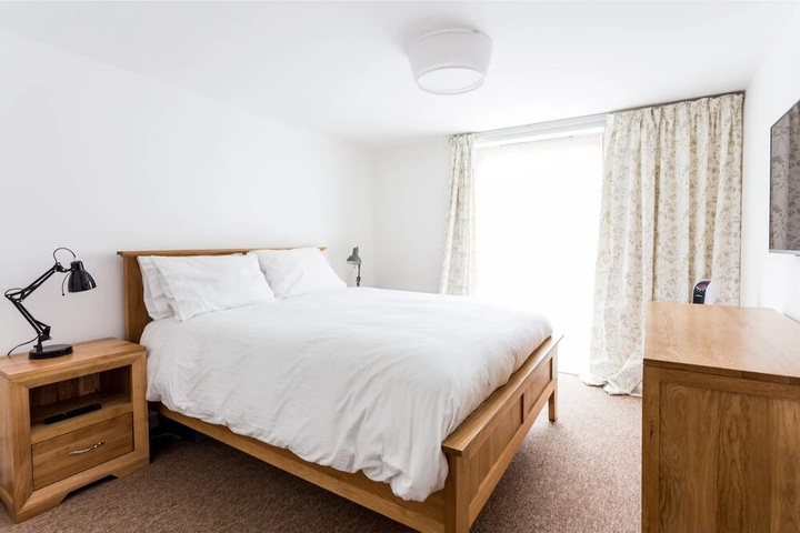 Room 4 of 11