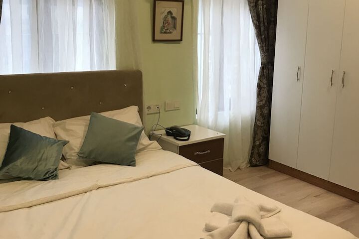 Room 5 of 23