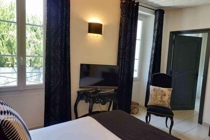 Room 35 of 72