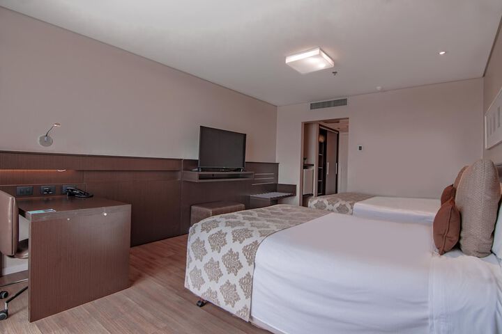 Room 13 of 95