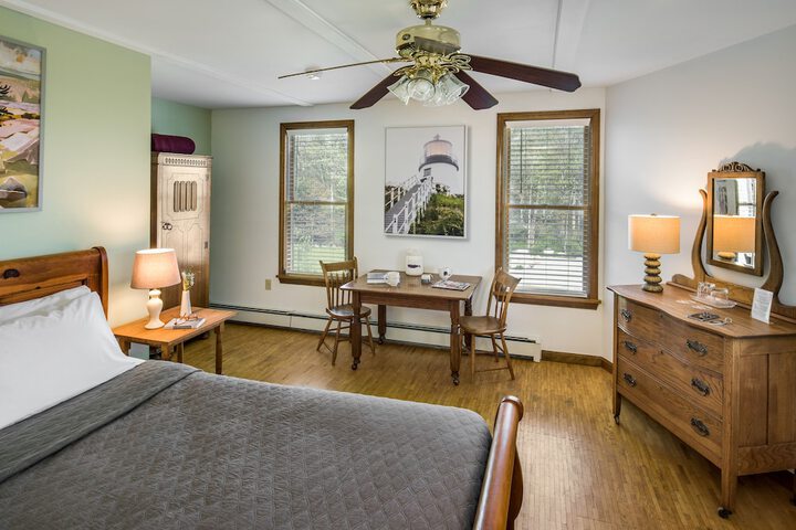 Room 40 of 106
