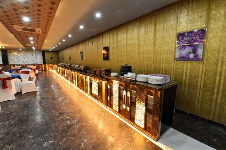 Ballroom/Hall 43 of 68