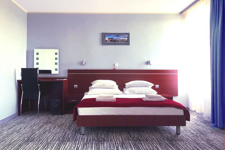 Room 10 of 73