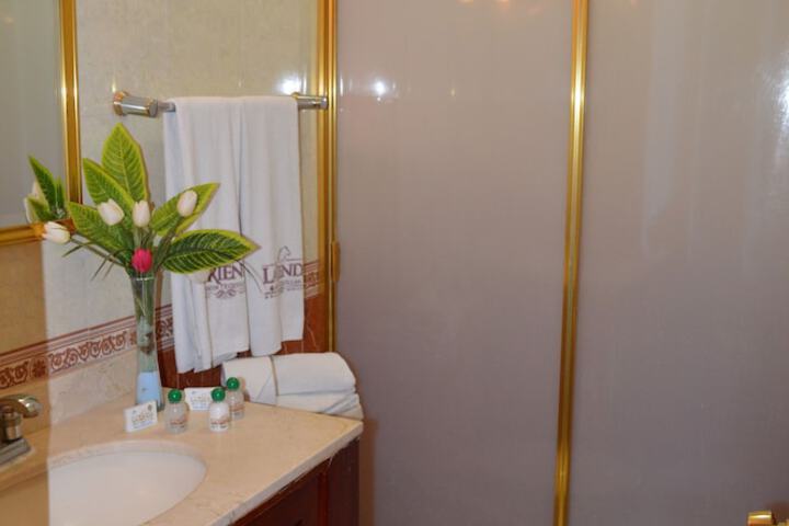 Room 16 of 29