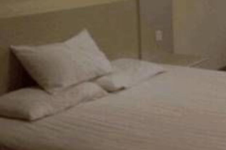 Room 18 of 27